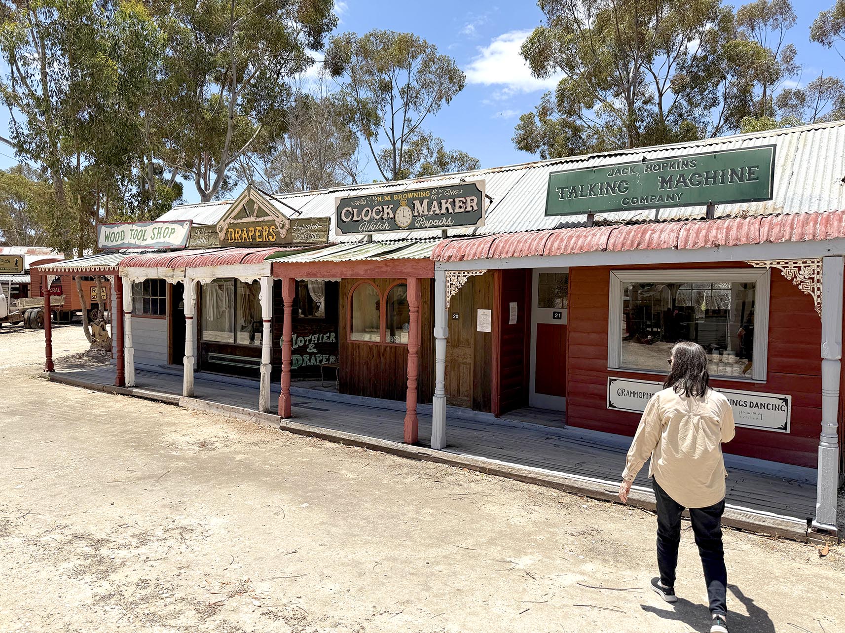 Old Tailem Town Pioneer Village has so many nostalgic things to explore from Australia's yesteryear - great for the kids to see a way of life before smartphones :-)